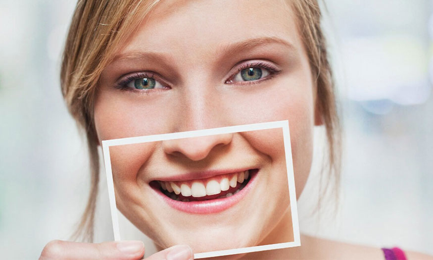 How to smile when taking photos